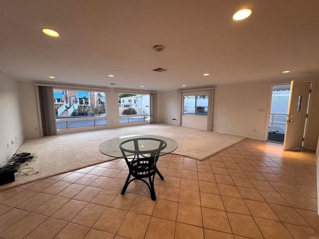 6610 Easy Street, Carlsbad, CA 92011