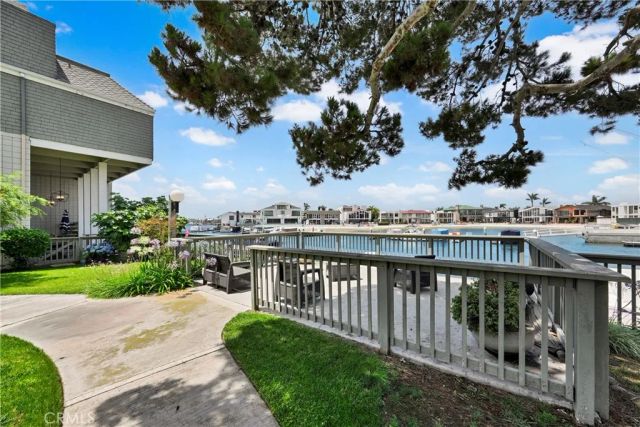 16397 Wimbledon Lane, Huntington Beach, CA 92649