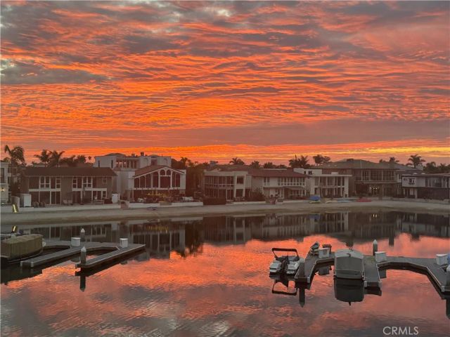 16397 Wimbledon Lane, Huntington Beach, CA 92649