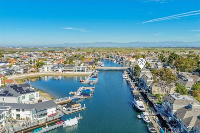 16397 Wimbledon Lane, Huntington Beach, CA 92649