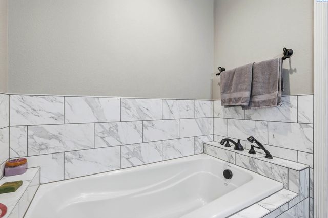 201 Center Blvd, Richland, WA 99352