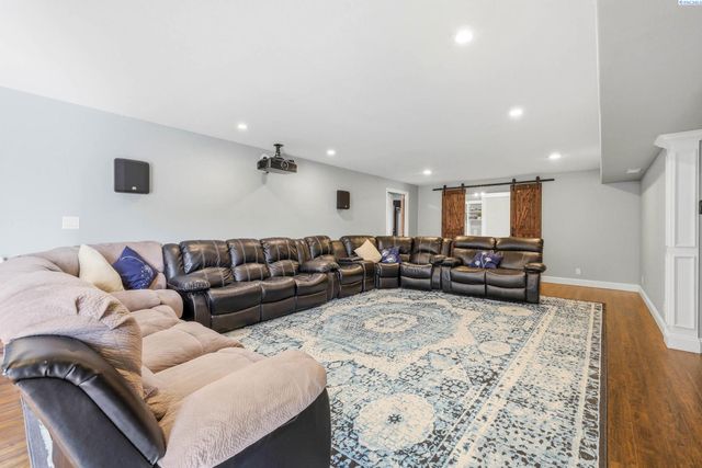 201 Center Blvd, Richland, WA 99352