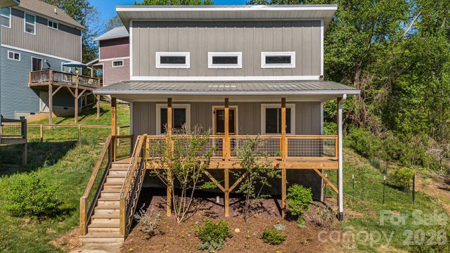 207 Hanover Street, Asheville, NC 28806