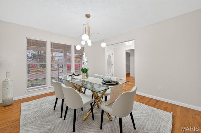 805 Phaeton Drive, Manchester, MO 63021