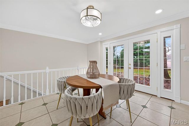 805 Phaeton Drive, Manchester, MO 63021