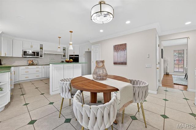 805 Phaeton Drive, Manchester, MO 63021