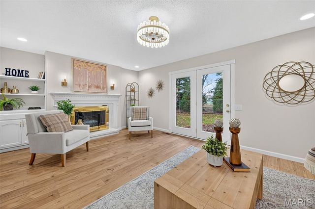 805 Phaeton Drive, Manchester, MO 63021