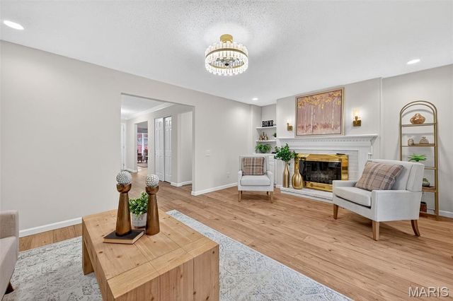 805 Phaeton Drive, Manchester, MO 63021