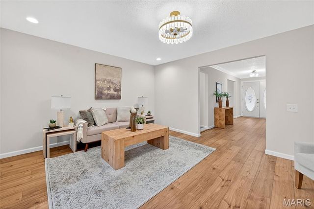 805 Phaeton Drive, Manchester, MO 63021