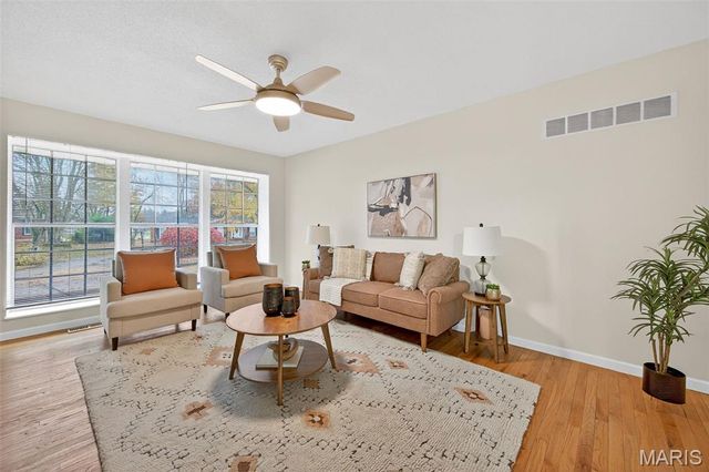 805 Phaeton Drive, Manchester, MO 63021