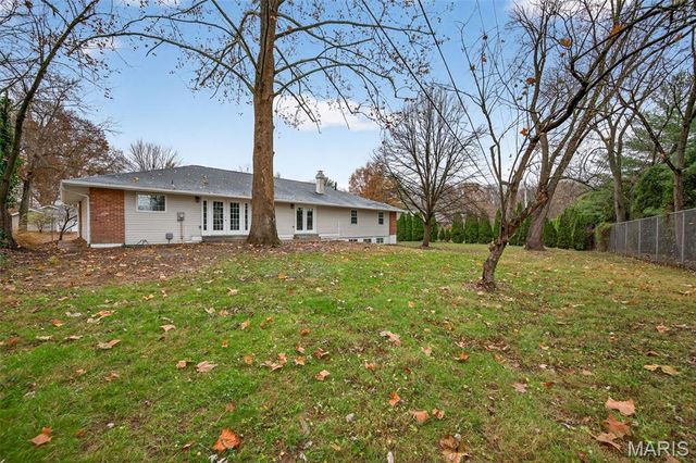 805 Phaeton Drive, Manchester, MO 63021