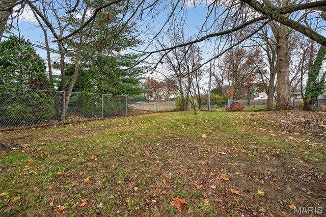 805 Phaeton Drive, Manchester, MO 63021