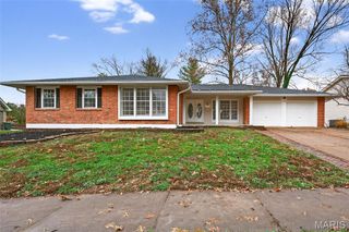 805 Phaeton Drive, Manchester, MO 63021