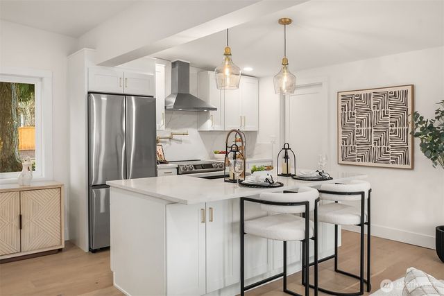 15605 SE 8th Street, Bellevue, WA 98008