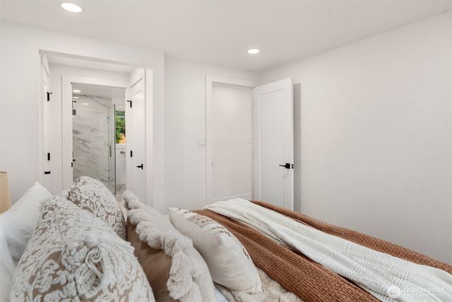 15605 SE 8th Street, Bellevue, WA 98008