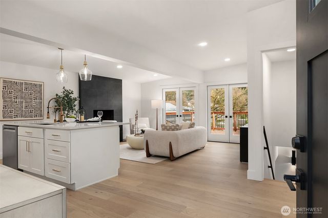 15605 SE 8th Street, Bellevue, WA 98008