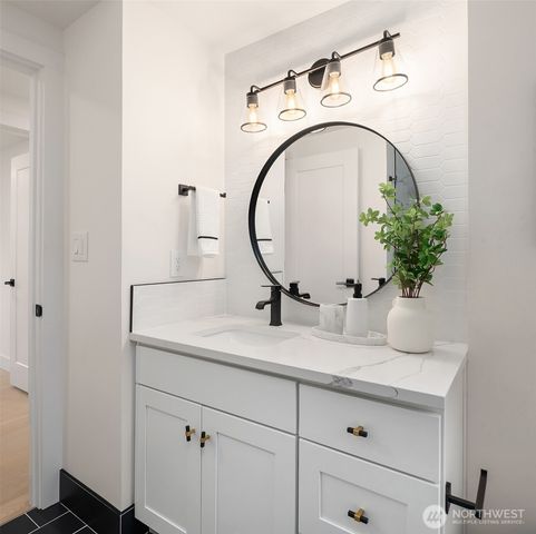 15605 SE 8th Street, Bellevue, WA 98008