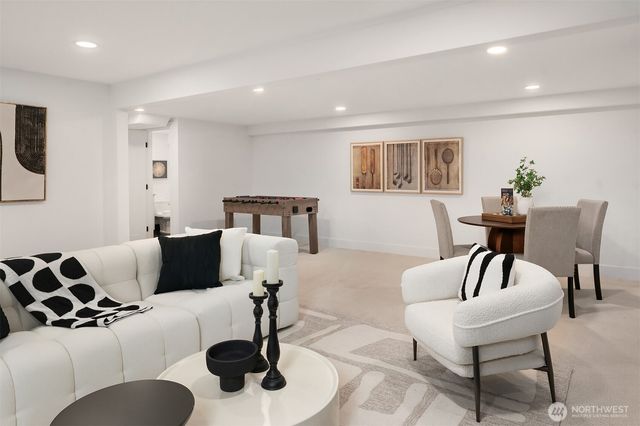 15605 SE 8th Street, Bellevue, WA 98008