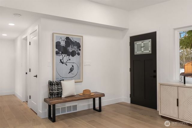 15605 SE 8th Street, Bellevue, WA 98008