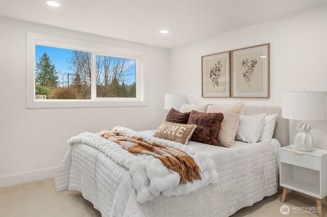 15605 SE 8th Street, Bellevue, WA 98008