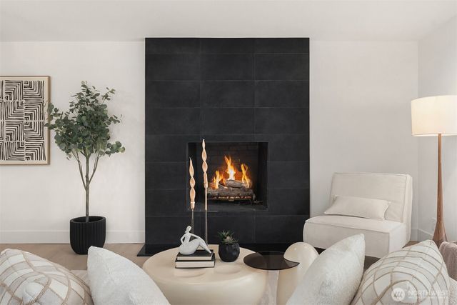 15605 SE 8th Street, Bellevue, WA 98008