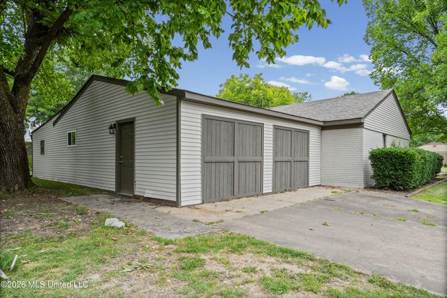 2793 Ashbriar Drive, Horn Lake, MS 38637