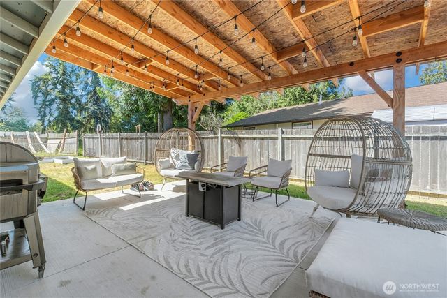2616 Mt McKinley Court, Puyallup, WA 98374