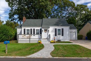 445 Coolidge Drive, Centerport, NY 11721