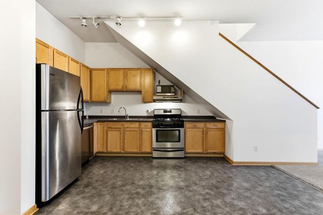 2650 University Avenue W 307, Saint Paul, MN 55114