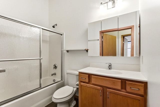 2650 University Avenue W 307, Saint Paul, MN 55114