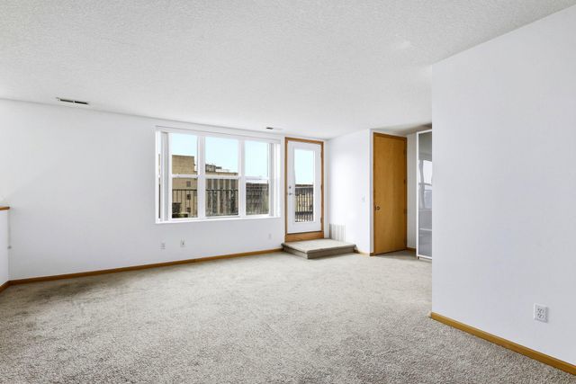 2650 University Avenue W 307, Saint Paul, MN 55114