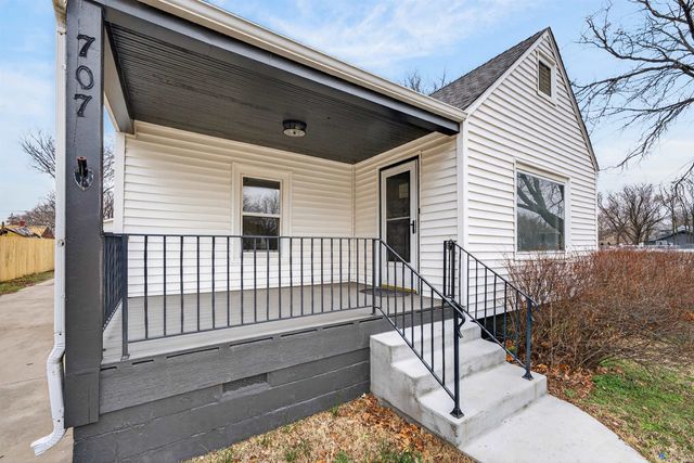 707 S Millwood Ave, Wichita, KS 67213