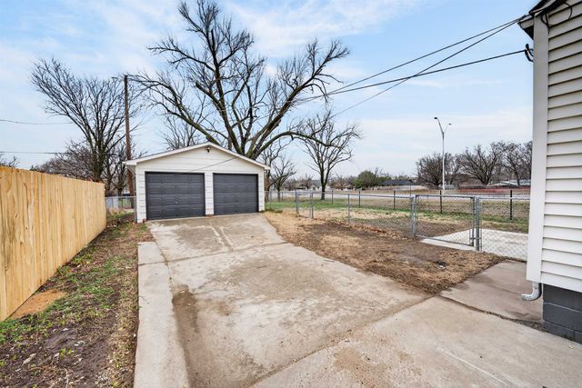 707 S Millwood Ave, Wichita, KS 67213