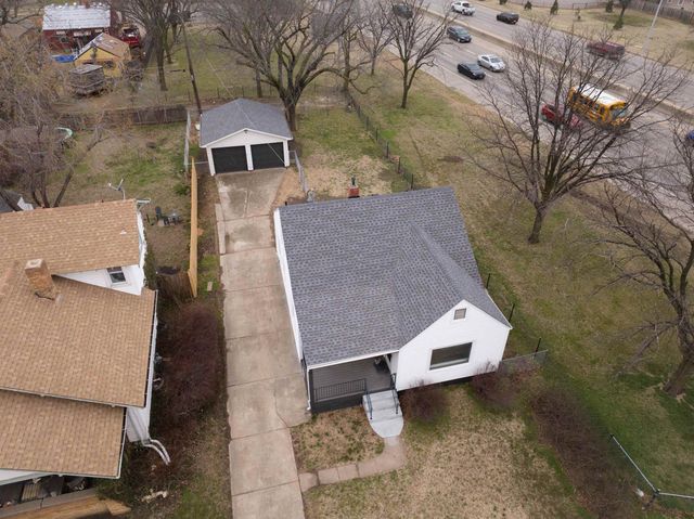 707 S Millwood Ave, Wichita, KS 67213