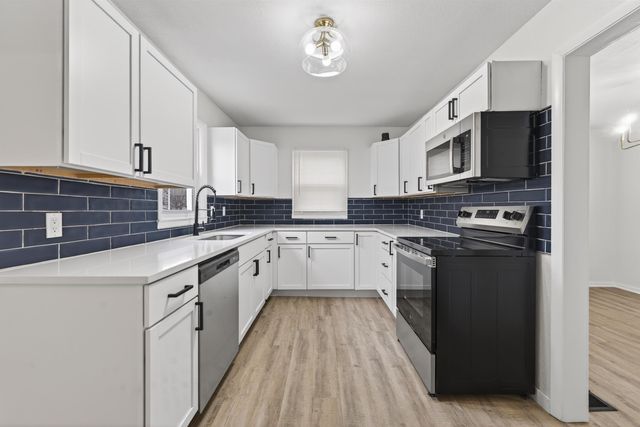 707 S Millwood Ave, Wichita, KS 67213