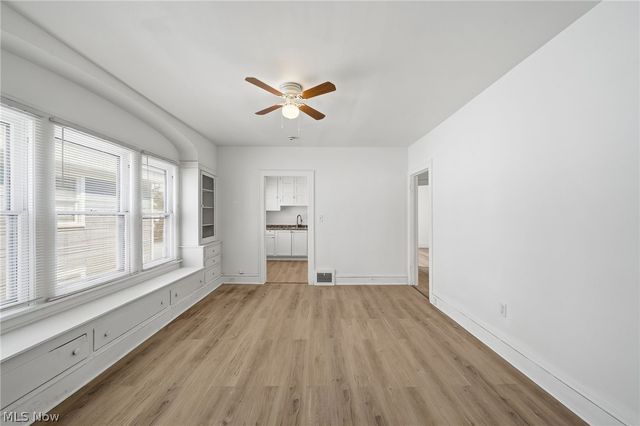 829 Helmsdale Road, Cleveland Heights, OH 44112