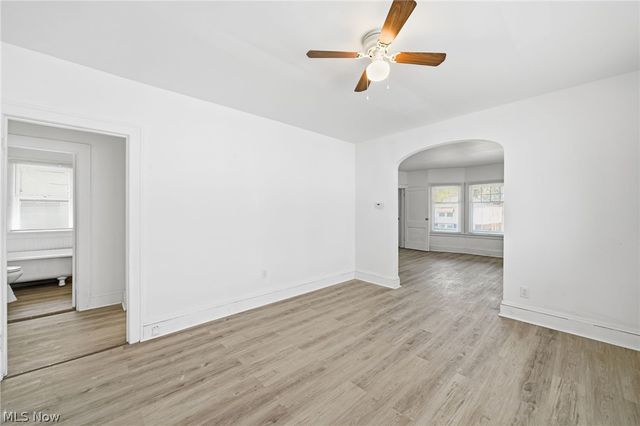 829 Helmsdale Road, Cleveland Heights, OH 44112