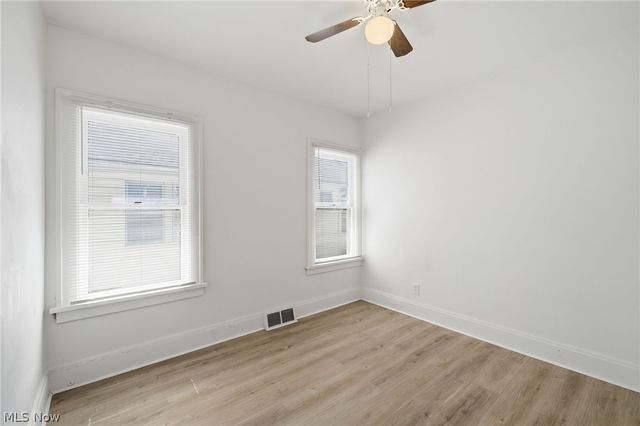 829 Helmsdale Road, Cleveland Heights, OH 44112