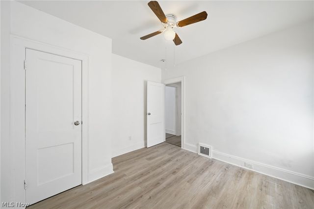 829 Helmsdale Road, Cleveland Heights, OH 44112