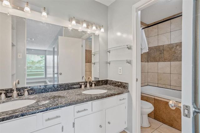 2342 Lake St Street, Lake Charles, LA 70601