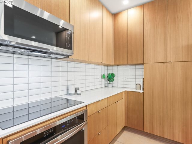 4090 Ne Prescott St C, Portland, OR 97211