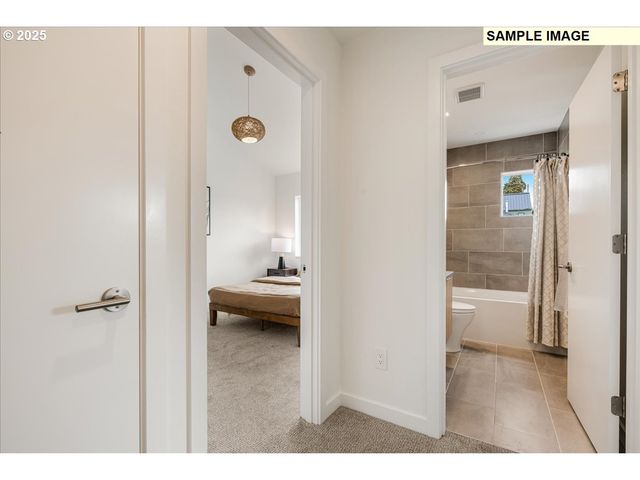 4090 Ne Prescott St C, Portland, OR 97211