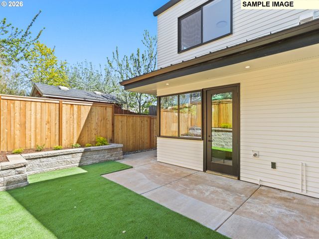 4090 Ne Prescott St C, Portland, OR 97211