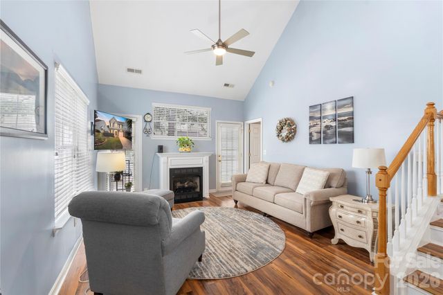 806 Rock Lake Glen, Fort Mill, SC 29715