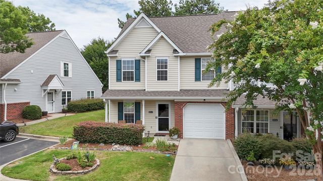 806 Rock Lake Glen, Fort Mill, SC 29715