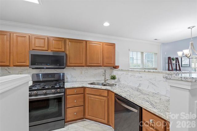 806 Rock Lake Glen, Fort Mill, SC 29715