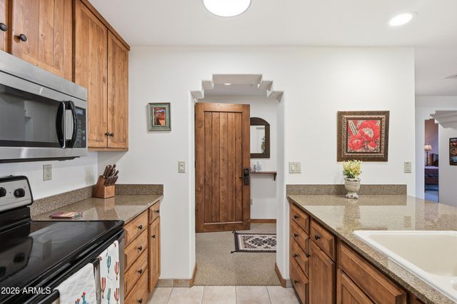 36601 N MULE TRAIN Road C33, Carefree, AZ 85377