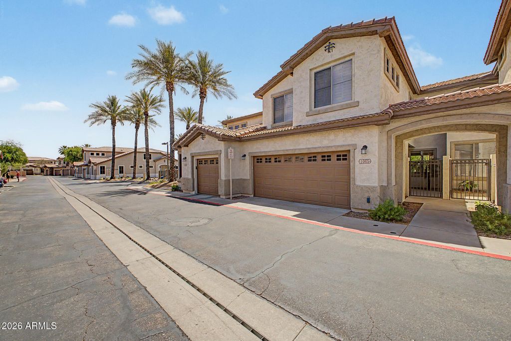 Image 1 of property listing at 1024 E FRYE Road 1065, Phoenix, AZ 85048