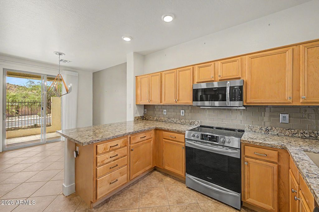Image 13 of property listing at 1024 E FRYE Road 1065, Phoenix, AZ 85048