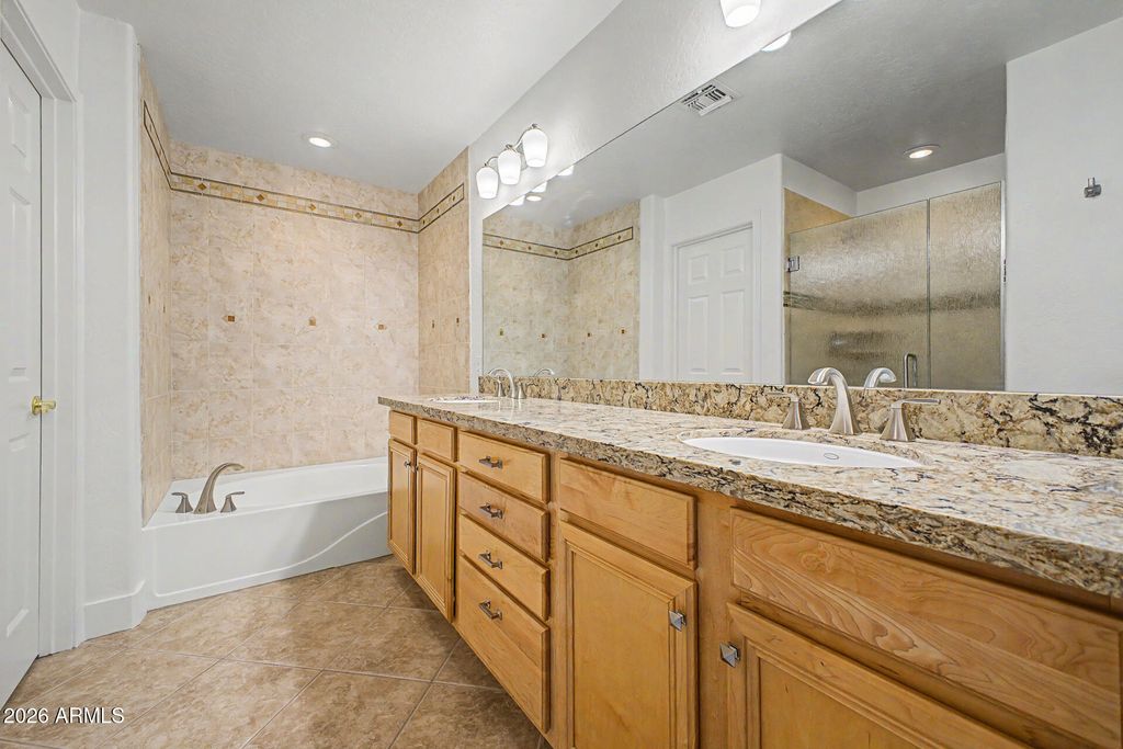 Image 23 of property listing at 1024 E FRYE Road 1065, Phoenix, AZ 85048